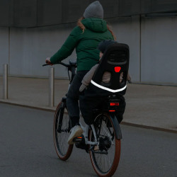 Tablier pour siège vélo enfant - Rainette - Noir avec des bretelles oranges - nuit