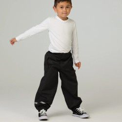 enfant qui porte le pantalon de pluie Ducksday