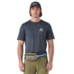 Homme avec Terravia Mini Hip Pack - Patagonia - River Rock Green