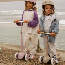 enfants avec Trottinette Vélo Enfant Eco - Banwood - Sable