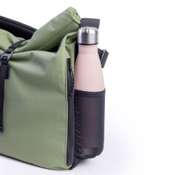 groude rangée dans Besace rolltop Norrebro - Mero Mero - Cypress Green