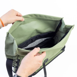 Besace rolltop Norrebro - Mero Mero - Cypress Green ouvert