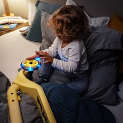 Trottinette pliable pour les enfants : la Puky Push - Puky - Pineapple dans la train