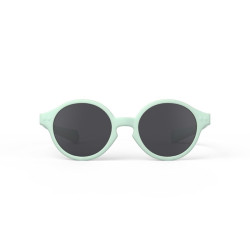 Lunettes de soleil pour les bébés - D Sun Baby d’Izipizi - Aqua Green  de face