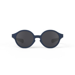 Lunettes de soleil pour les bébés - D Sun Baby d’Izipizi - Denim Blue de face