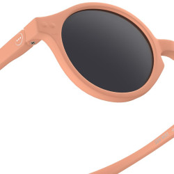 gros plan sur Lunettes de soleil pour les enfants - D Sun Kids d’Izipizi - Abricot