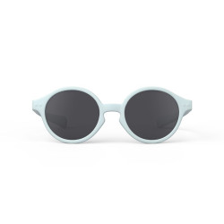 Lunettes de soleil pour les enfants - D Sun Kids d’Izipizi - Sweet Blue de face