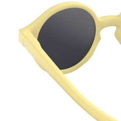 gros plan sur Lunettes de soleil pour les 3-5 ans - D Sun Kids + d’Izipizi - Lemonade