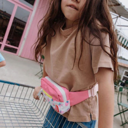 enfant avec Petit sac Banane rectangulaire - Hello Hossy - Bery Bloom