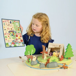 fille avec les conseils de Kit de jeu en bois - Set de camping - Tender Leaf