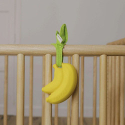 Boîte de rangement pour sucette - Oli et Carol - Ana Banana accrochée