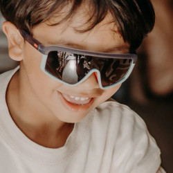 garçon avec Lunettes de soleil Plany - Hello Hossy - Troy
