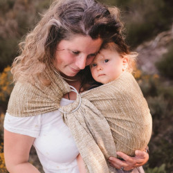 moment tendre avec Porte bébé Sling Sea Cell - Néobulle - Taupe
