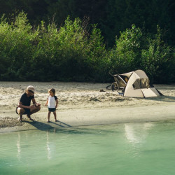 Tente de remorque Thule Sun and Wind Tarp lifestyle