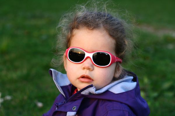 Lunettes de soleil pour bébé : comment bien les choisir ? - Les Petits  Baroudeurs