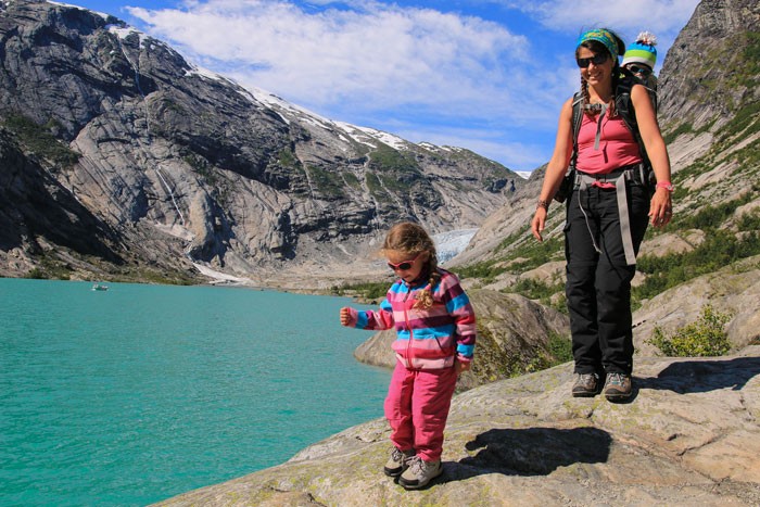 Randonnee-famille-glacier-Norvege