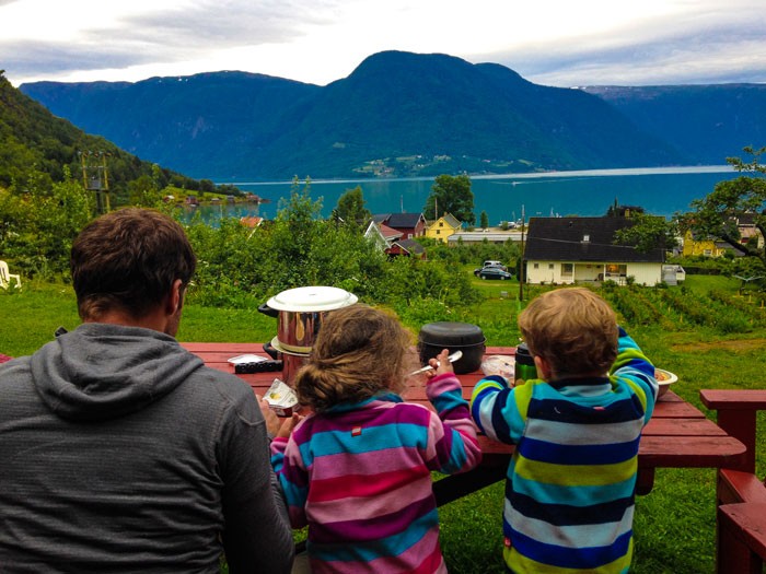 Voyage-Norvege-enfants-camping