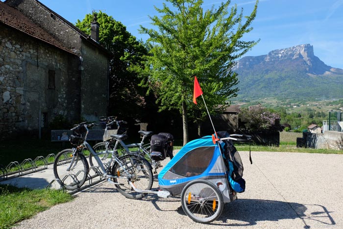 Tour-des-bauges-velo-famille-village