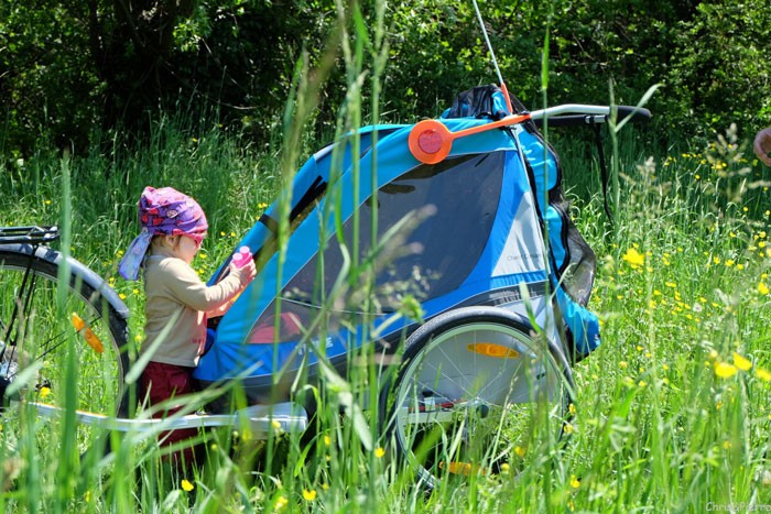 Tour-des-bauges-velo-famille-remorque