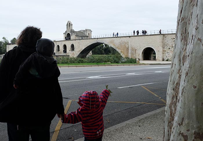 Vu sur le pont d'Avignon lors de la balade en famille