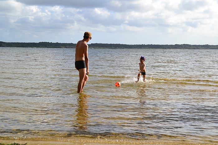 baignade dans le lac de Parentis en Born