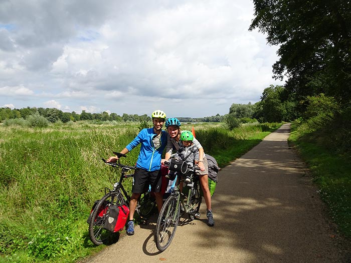 portait de famille sur la piste de la Loire à Vélo