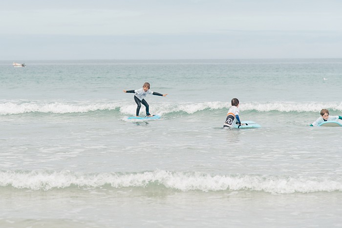 cours de surf pour les enfants en Bretagne