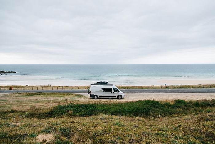 van sur la Route du Soleil en Bretagne