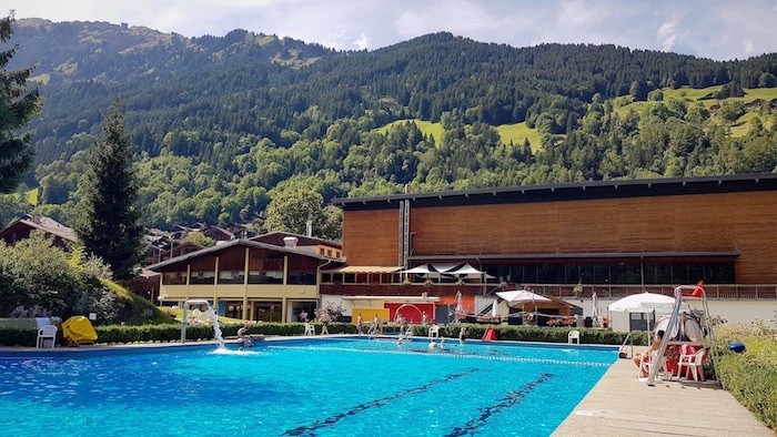 Photo piscine complexe sportif le palladium champery suisse dents du midi