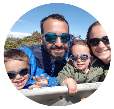Famille en randonnée enfant garçon et fille