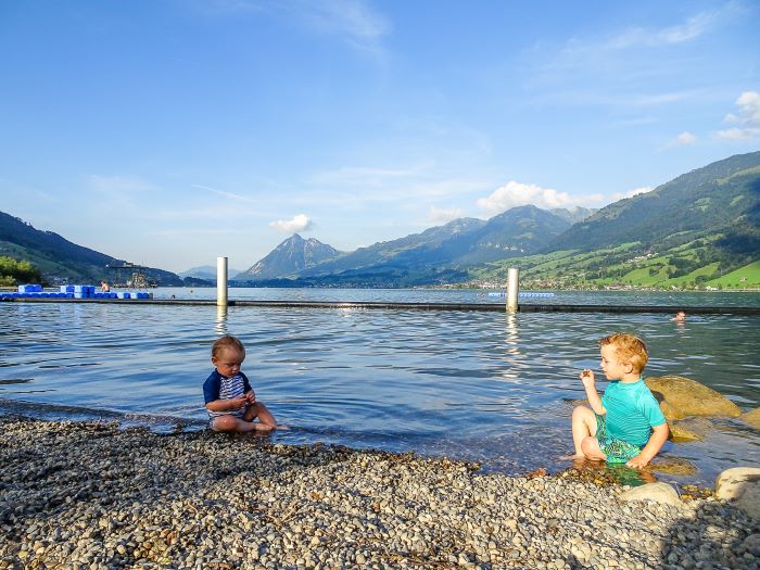 Suisse à vélo en famille