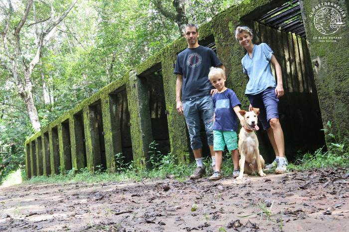 Famille en Guyane dans la forêt