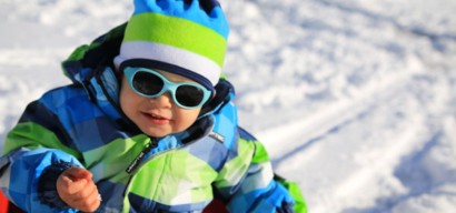 Habiller bébé pour le ski : nos 5 conseils clé