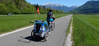 Tour du massif des Bauges à vélo et remorque enfant