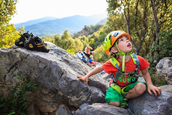 A quel âge et comment mon enfant peut-il commencer l'escalade ?