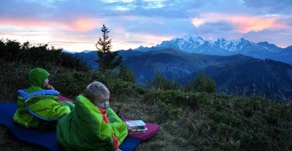 Sac de couchage enfant et bébé : comment bien le choisir !