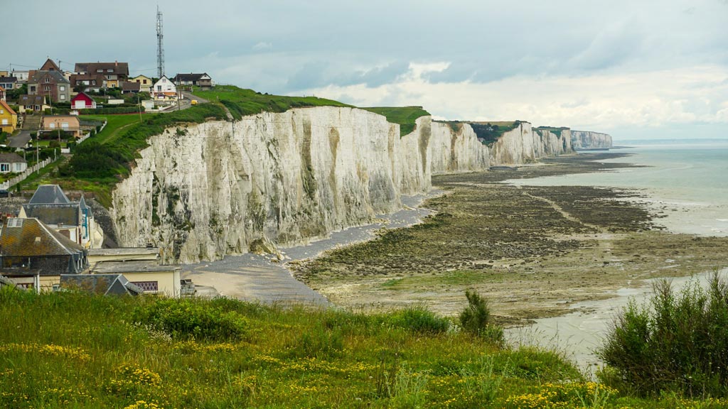 veloroute-vallee-somme-en-famille-vue-falaises-ault