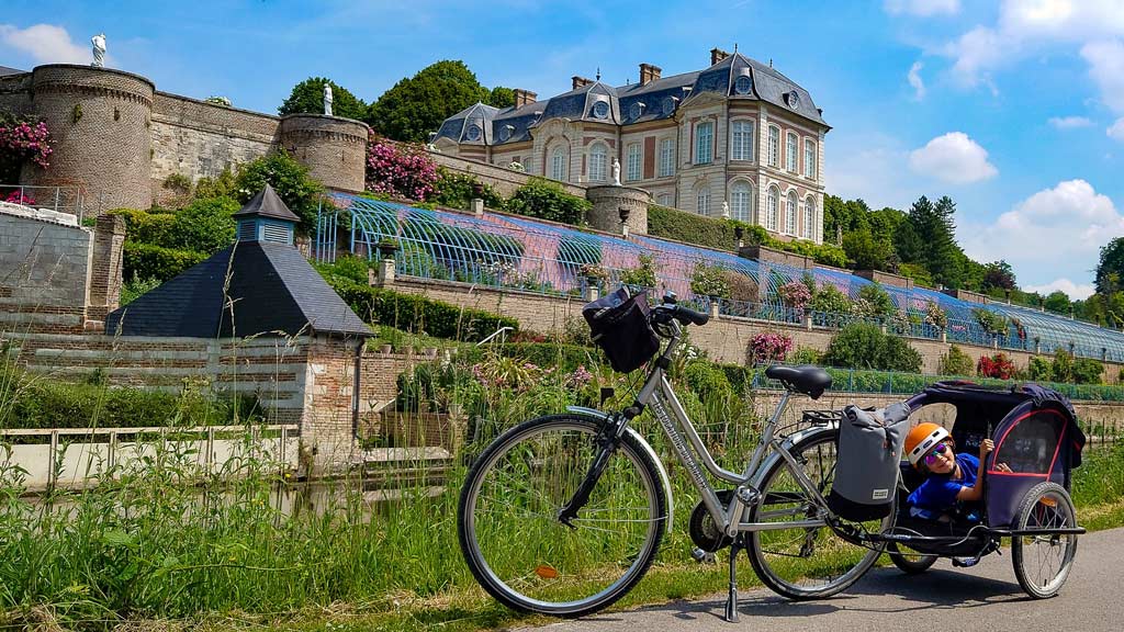 veloroute-vallee-somme-en-famille-chateau