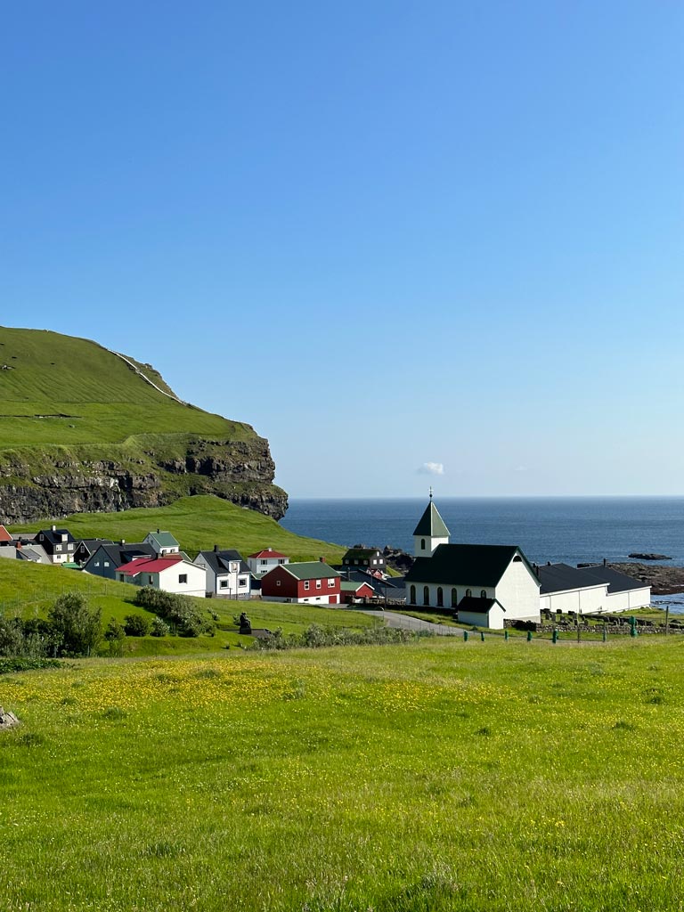 Randonner en famille Iles Féroé Village