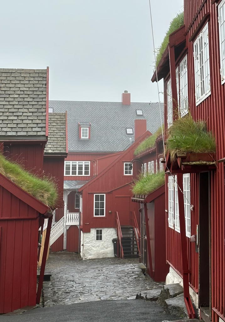 Randonner en famille Iles Féroé Village typique