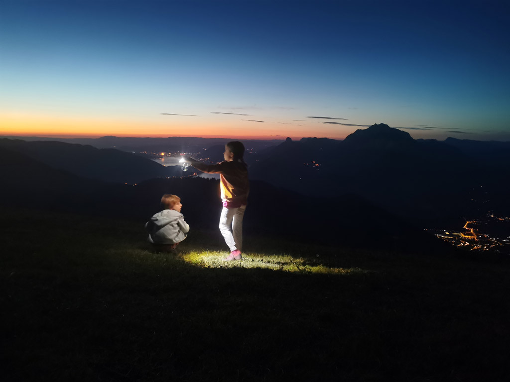 Vue de nuit - week-end en famille à la Sambuy