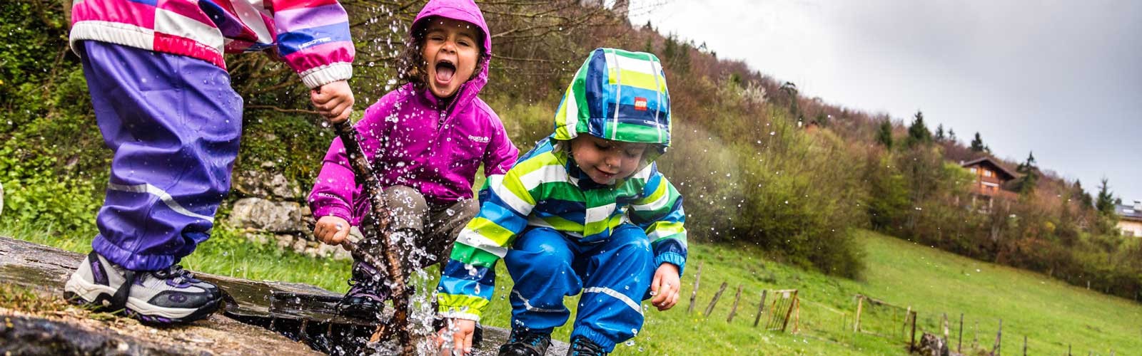 Vêtements imperméable bébé et enfant