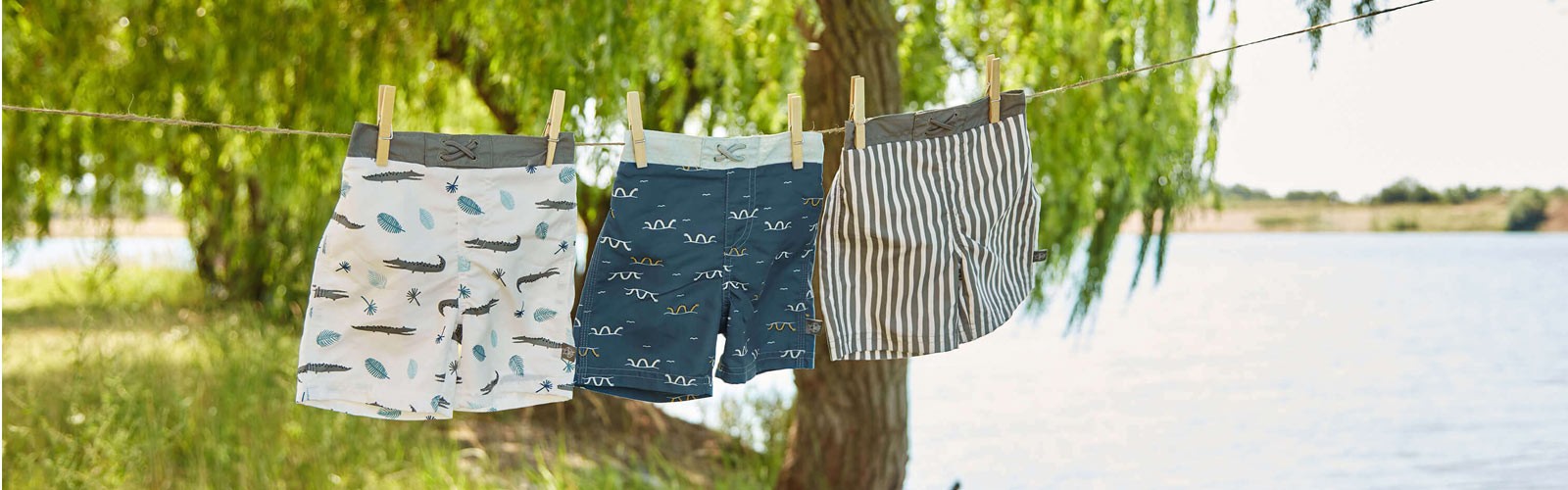 Maillot de bain couche short bébé