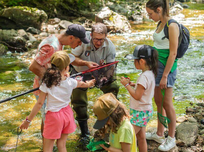 découverte du milieu aquatique au festival les petits baroudeurs gorges de la loire