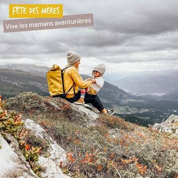 Vous connaissez une maman baroudeuse ? Vous peut-être 😉

On vous a fait fait une jolie sélection ✨ pour les mamans aventurières ⛺️, car oui, la fête des mères, c'est pour tout bientôt (le 4 juin si je ne me trompe pas). 
Loin de la bougie parfumée, on est plutôt sur du sac à dos joli et malin, sur des chouettes casquettes, des bananes pratiques, colorées et stylées... C'est par ici 👉 lien en bio

Après, on est bien d'accord, rien ne vaudra une belle sortie au grand air pour célébrer les mamans aventurières !

📸 @alpenbaby & @meromero_collection 

#barouderenfamile #outdoormum #kidswhoexplore